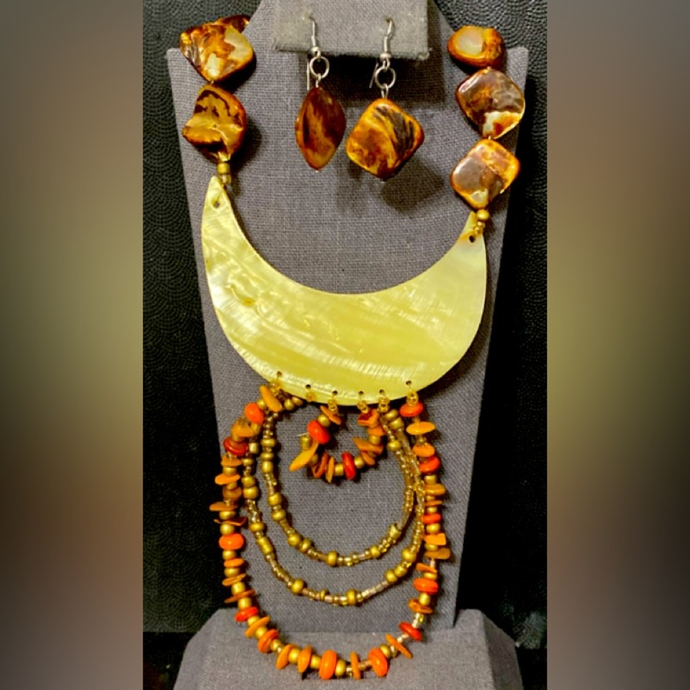 Vintage CJ Multi material stones, glass & mother of pearl choker with earrings